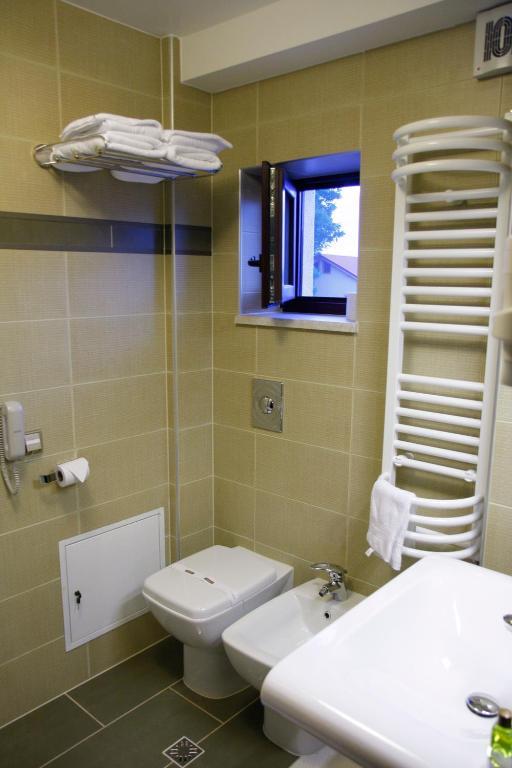 Hotel Anna Junior Târgu Jiu الغرفة الصورة