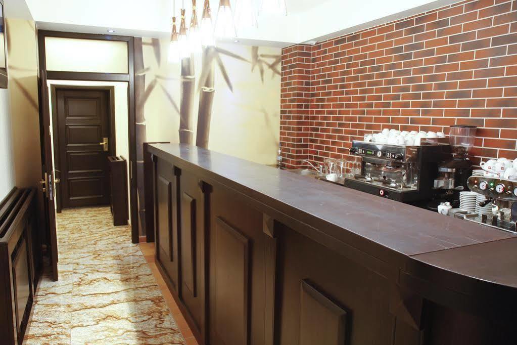 Hotel Anna Junior Târgu Jiu المطعم الصورة