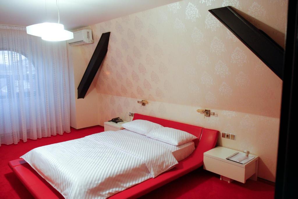 Hotel Anna Junior Târgu Jiu الغرفة الصورة